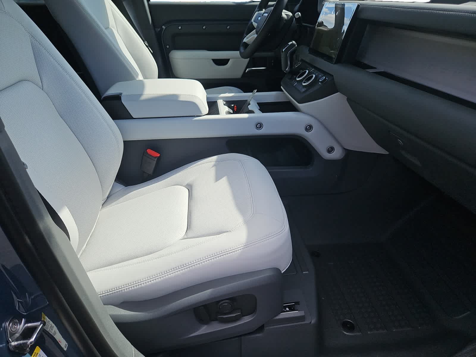 new 2025 Land Rover Defender 110 car, priced at $84,103