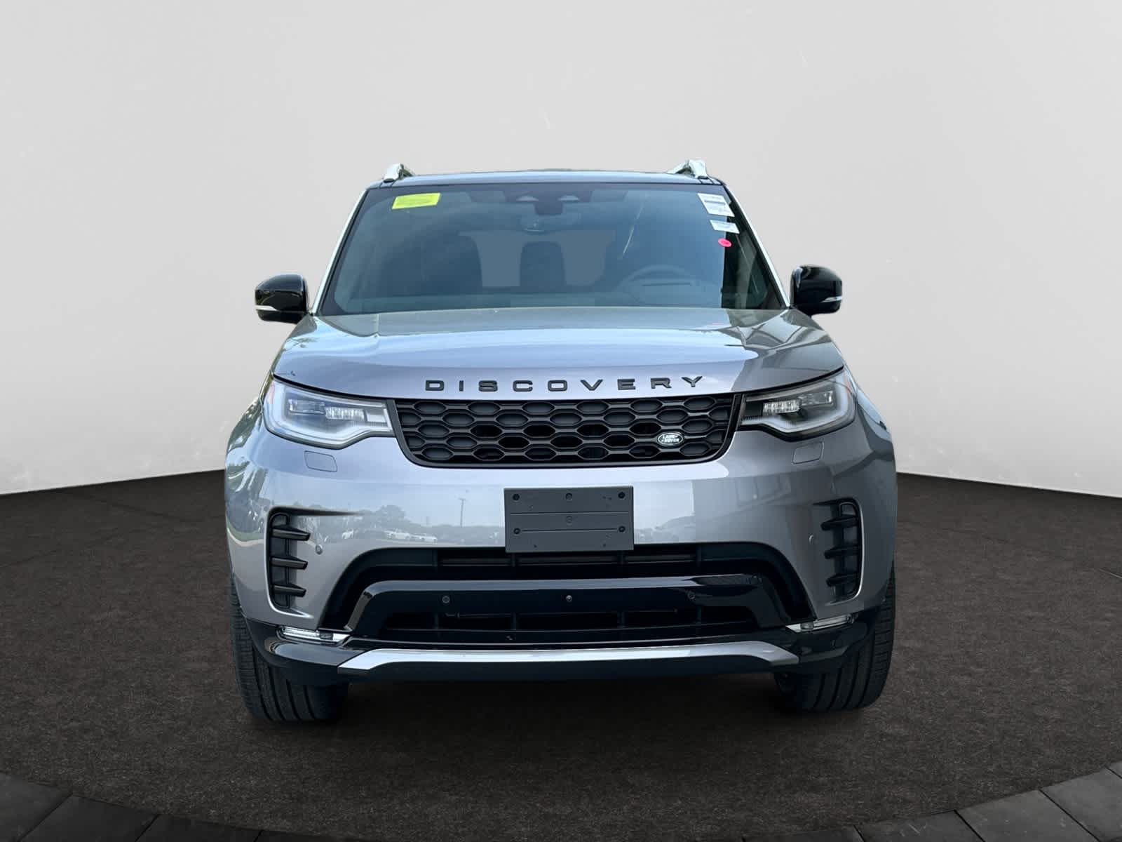 new 2025 Land Rover Discovery car, priced at $74,228