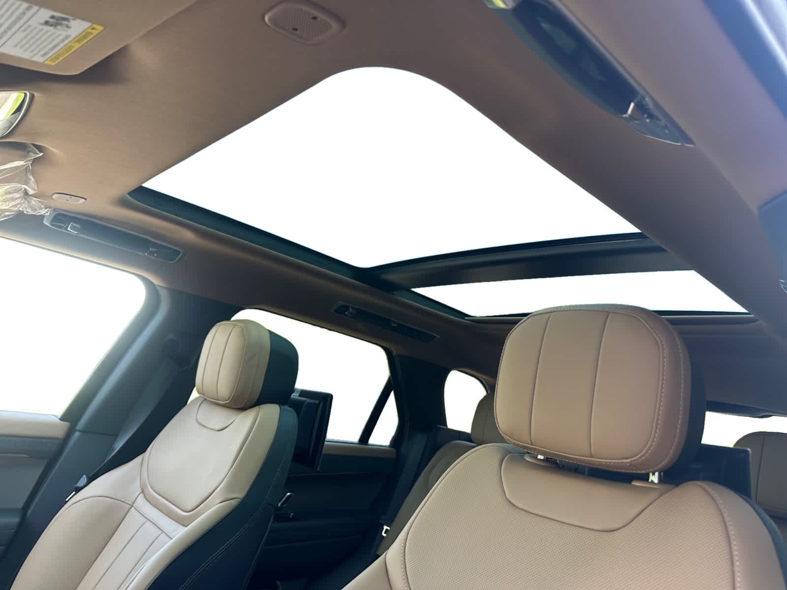 new 2025 Land Rover Range Rover Sport car, priced at $134,585