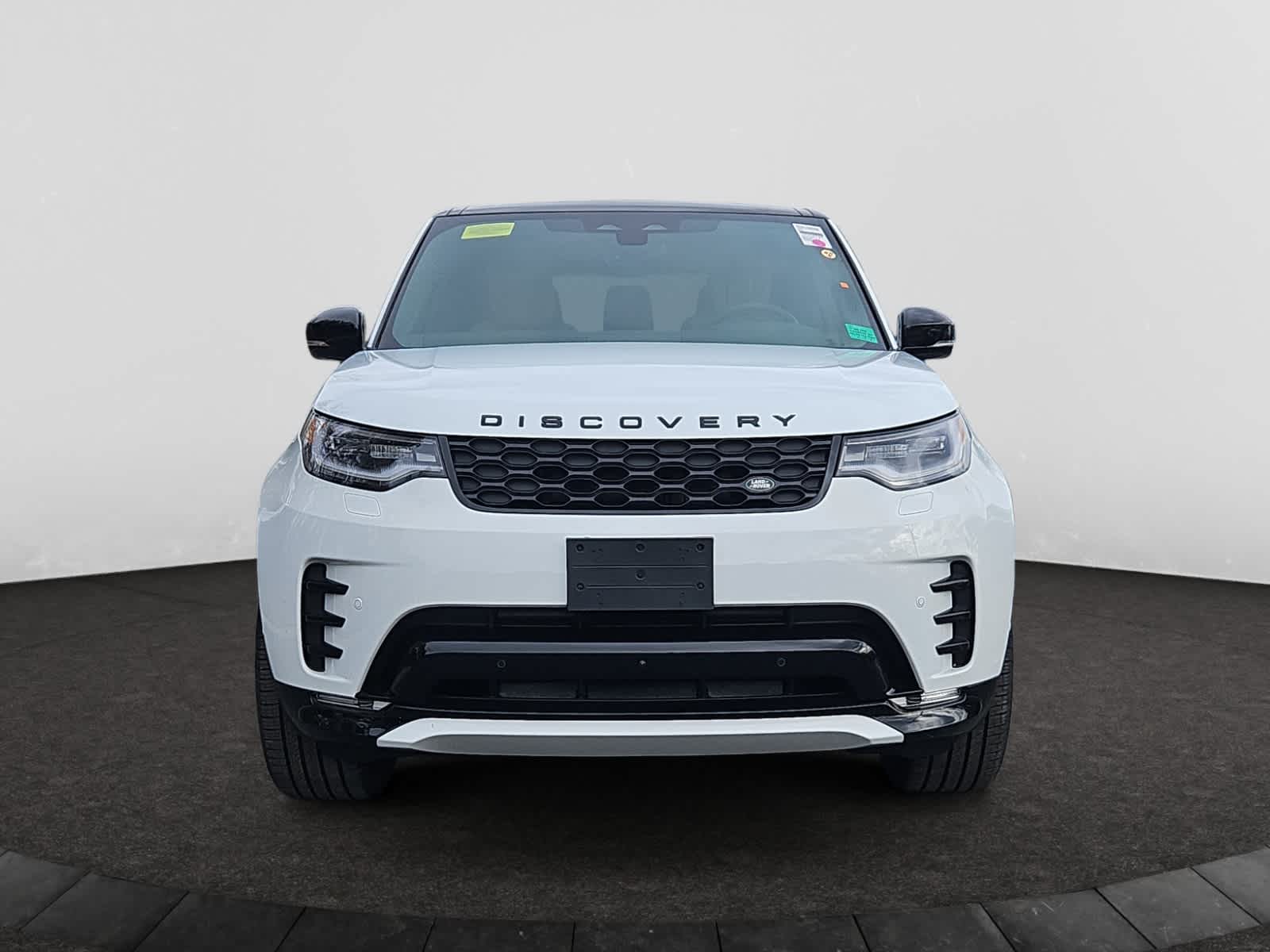 new 2025 Land Rover Discovery car, priced at $75,278