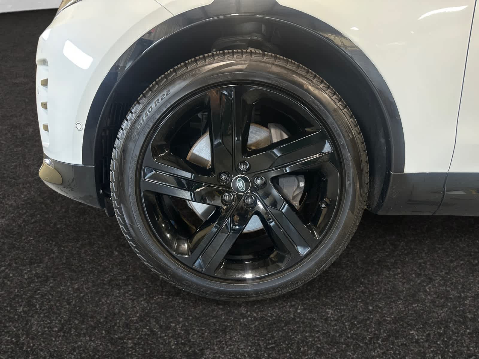 used 2024 Land Rover Discovery car, priced at $61,998