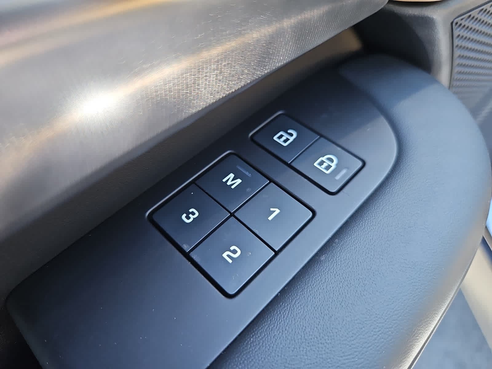 new 2025 Land Rover Discovery car, priced at $83,788