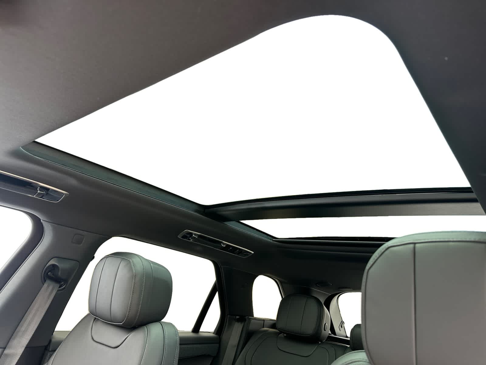 new 2025 Land Rover Range Rover Sport car, priced at $95,515