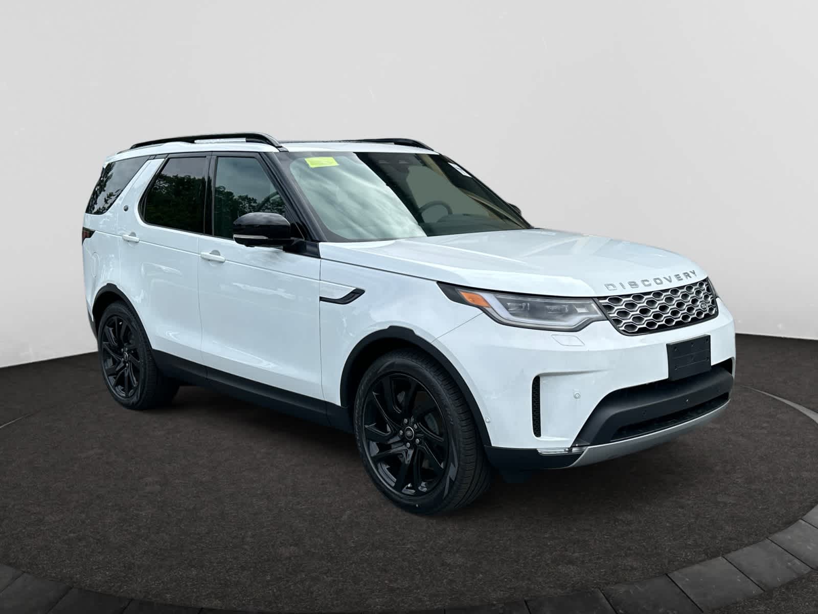 new 2025 Land Rover Discovery car, priced at $69,228