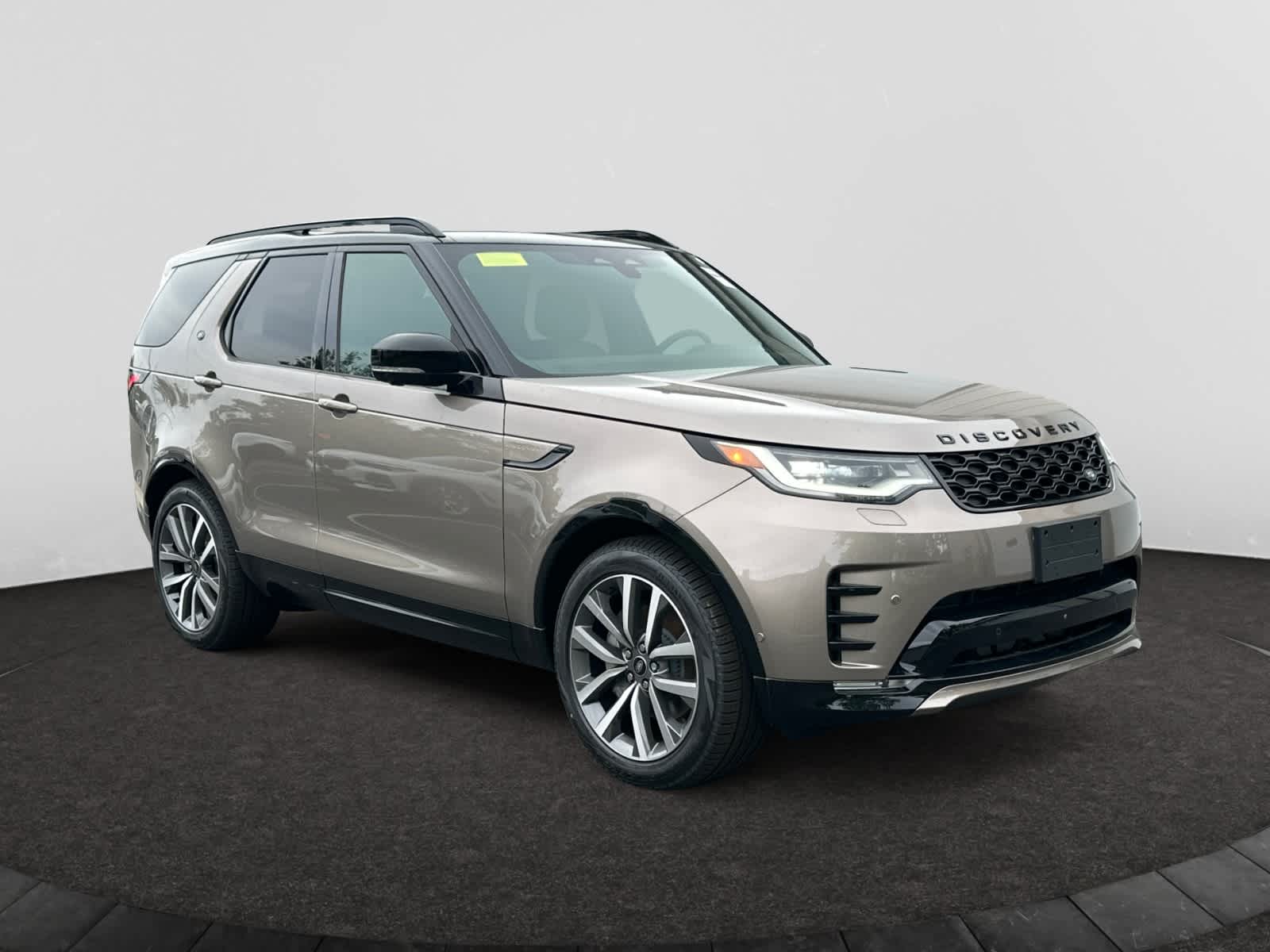 new 2025 Land Rover Discovery car, priced at $73,118