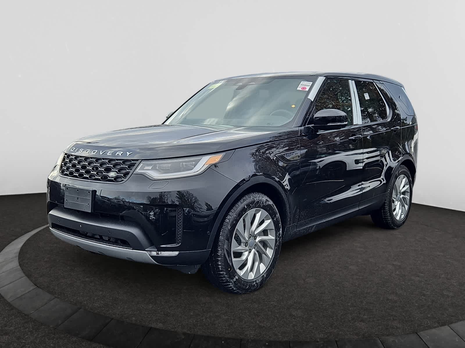 new 2025 Land Rover Discovery car, priced at $65,738