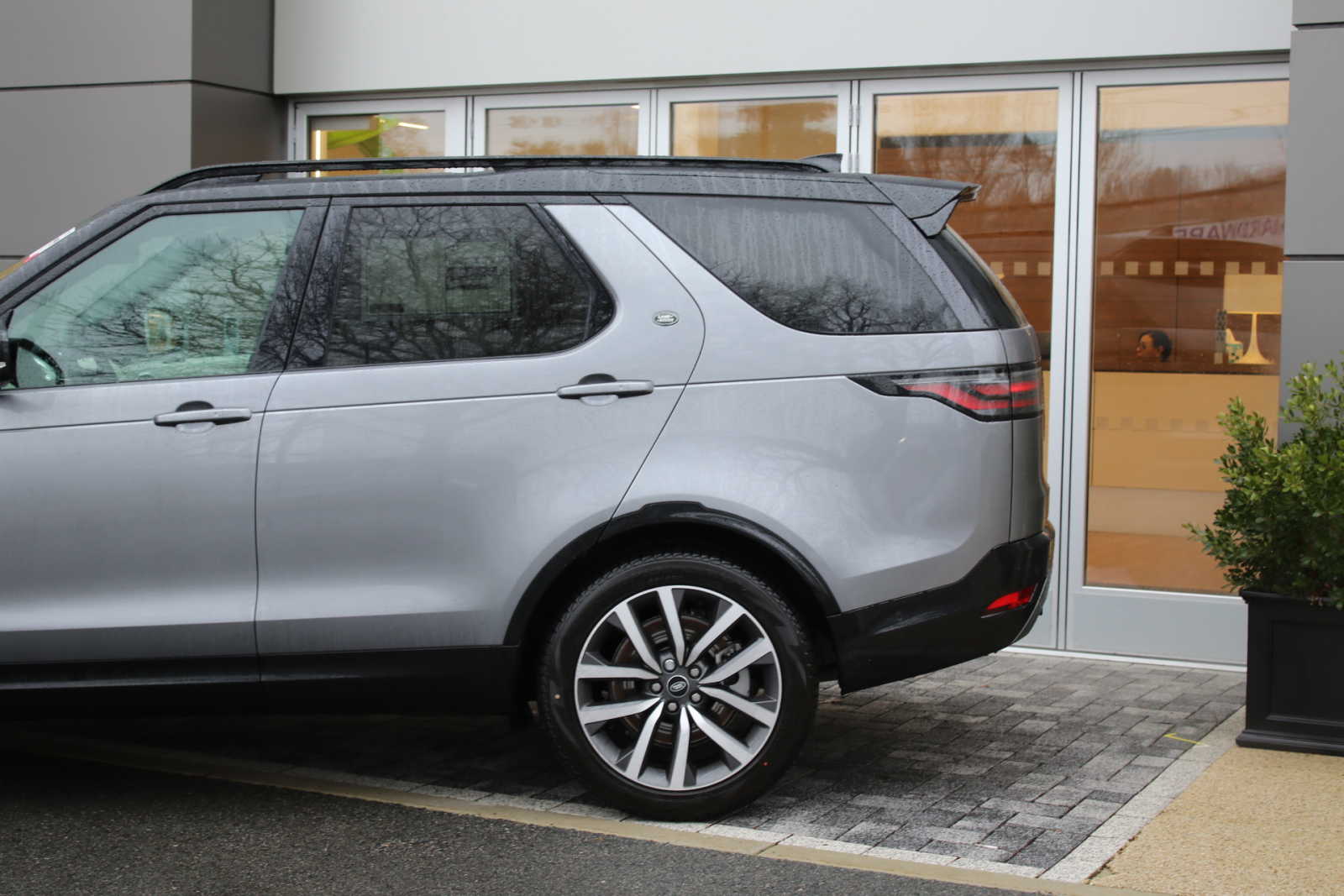 new 2024 Land Rover Discovery car, priced at $77,886