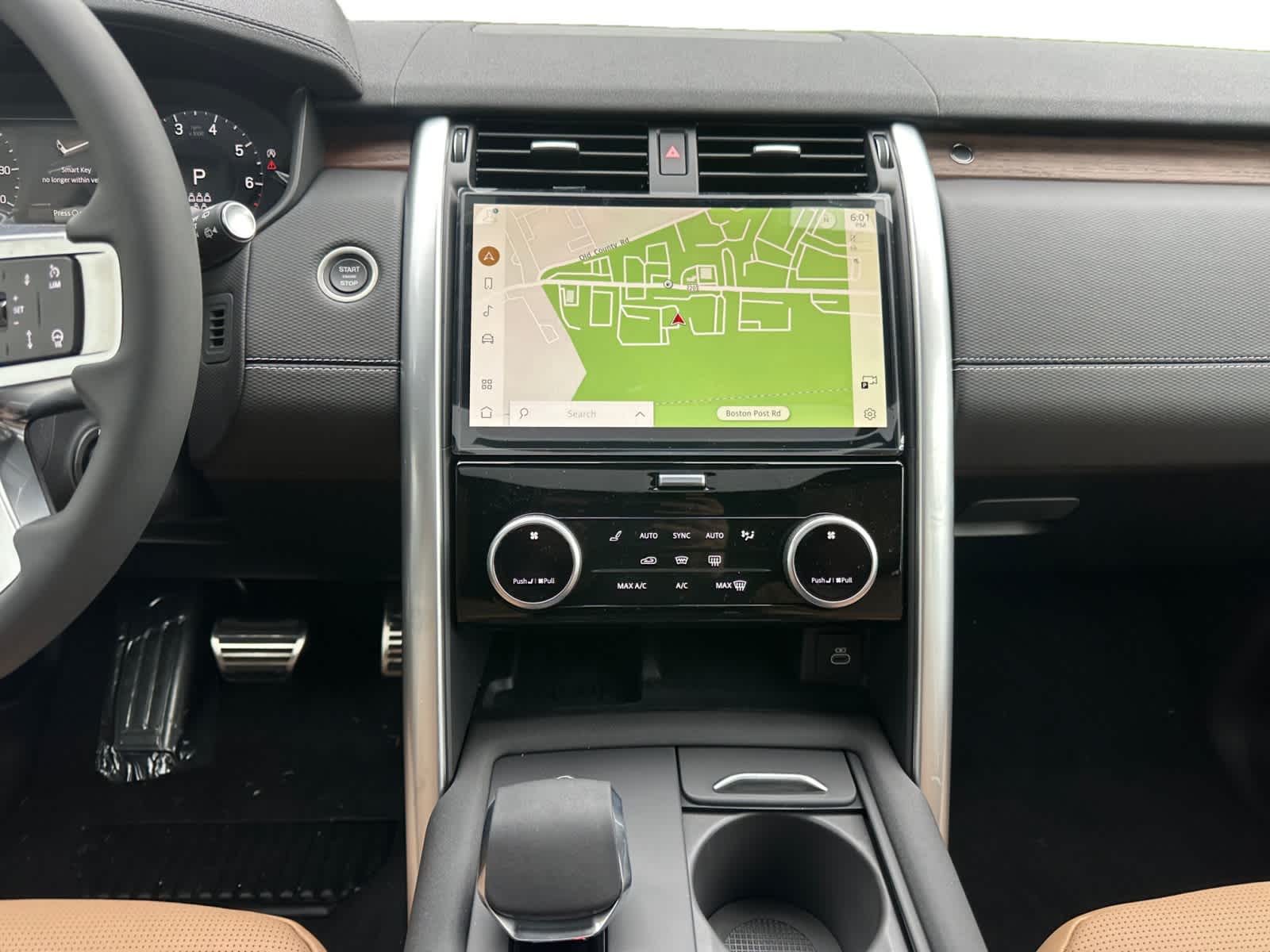 new 2025 Land Rover Discovery car, priced at $79,828