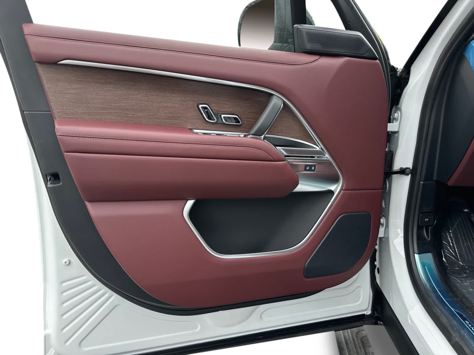 new 2025 Land Rover Range Rover car, priced at $135,450