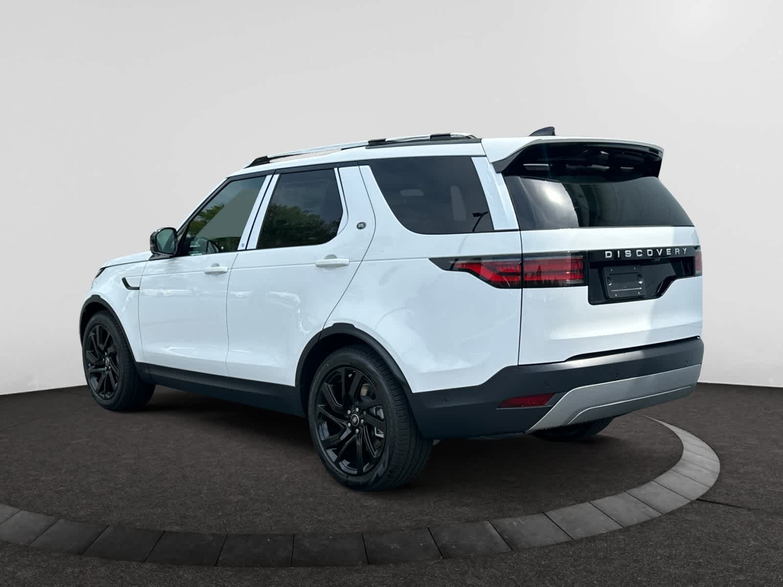 new 2025 Land Rover Discovery car, priced at $69,228