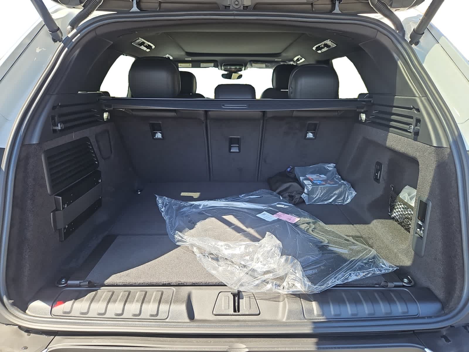 new 2025 Land Rover Range Rover Sport car, priced at $89,150