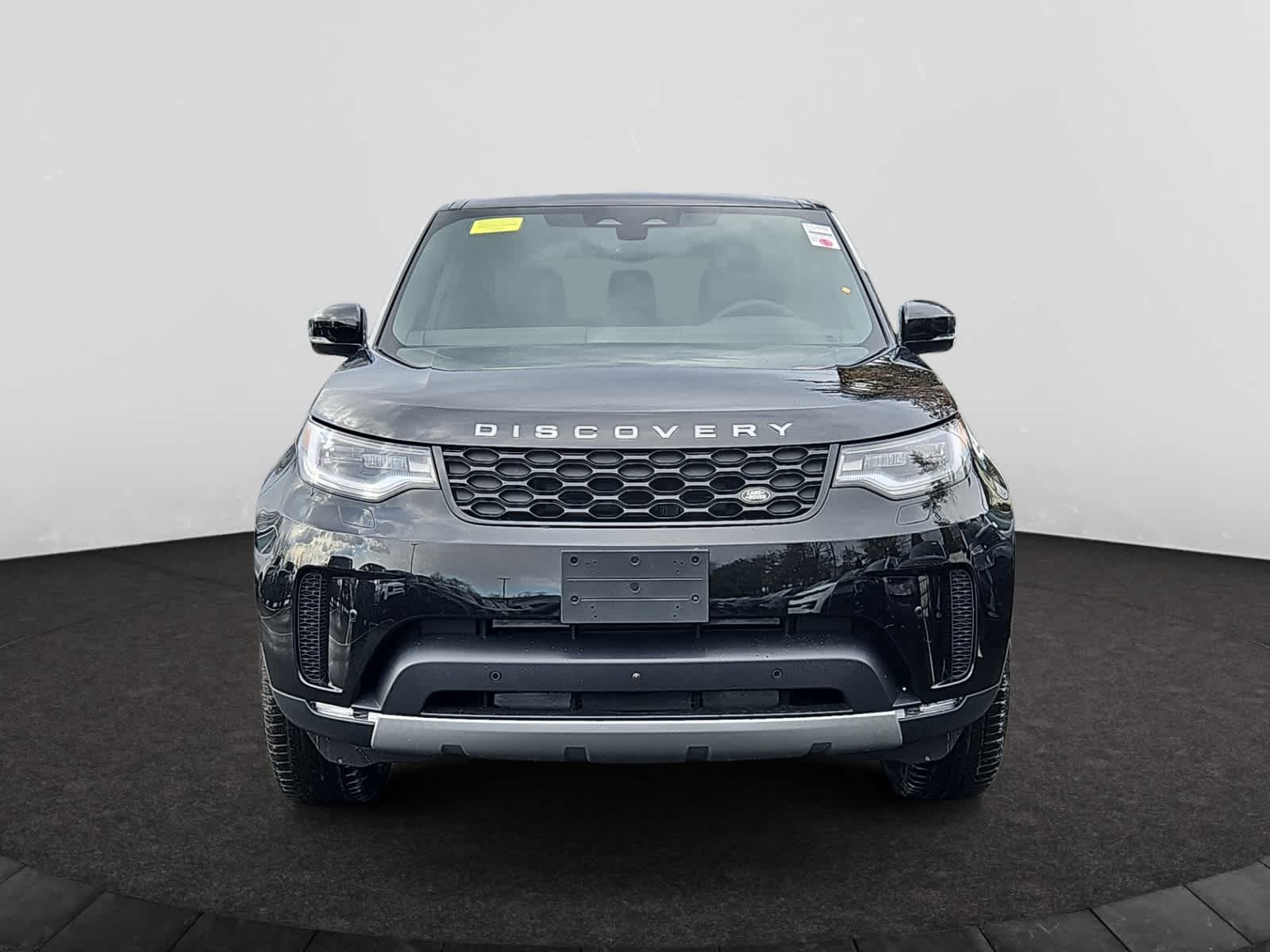 new 2025 Land Rover Discovery car, priced at $65,738