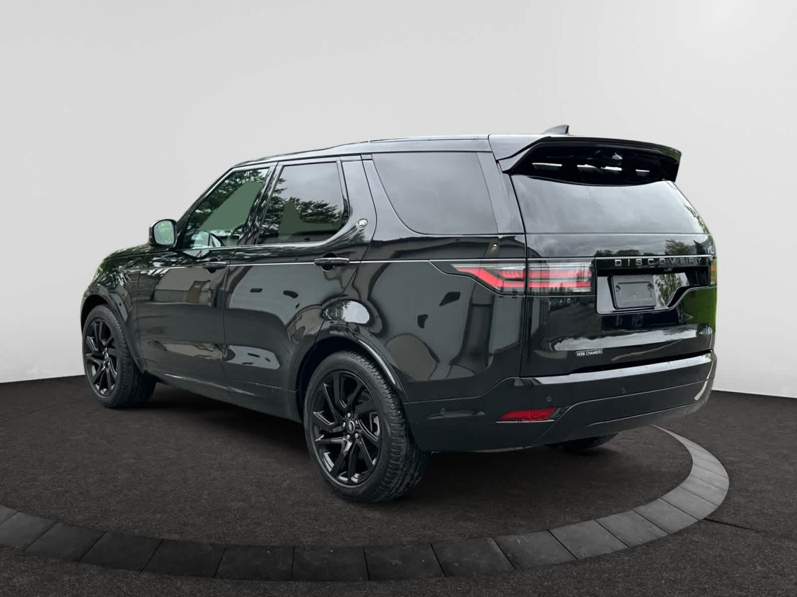 used 2024 Land Rover Discovery car, priced at $59,998