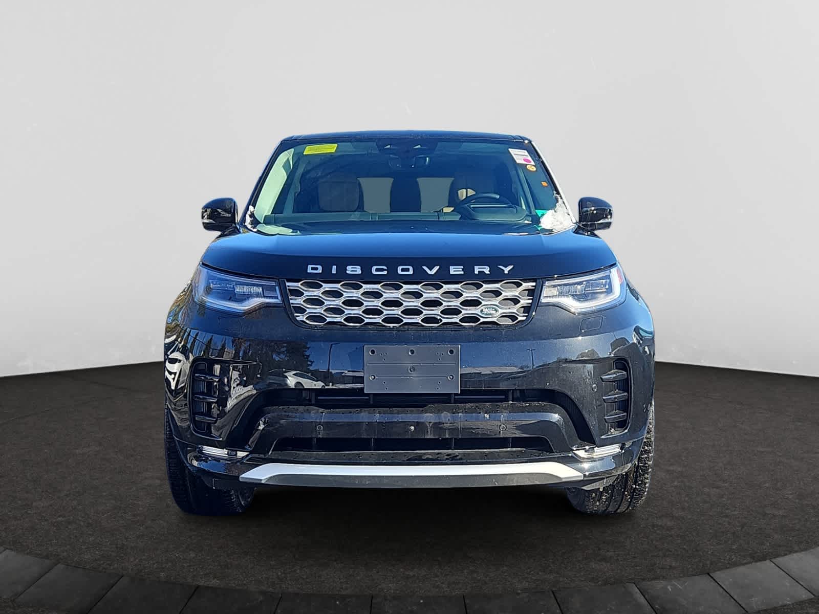 new 2025 Land Rover Discovery car, priced at $83,788