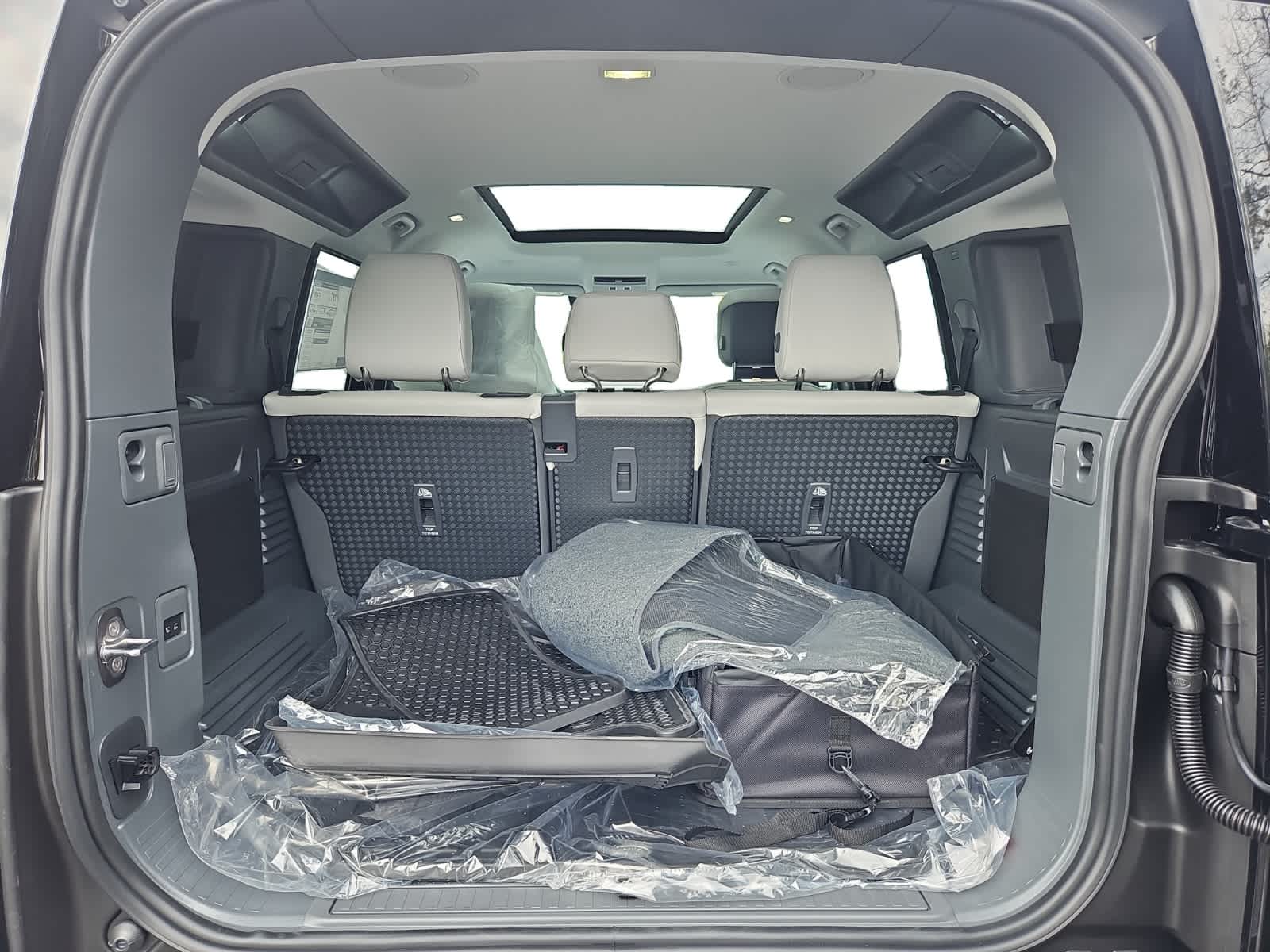 new 2025 Land Rover Defender 110 car, priced at $83,613
