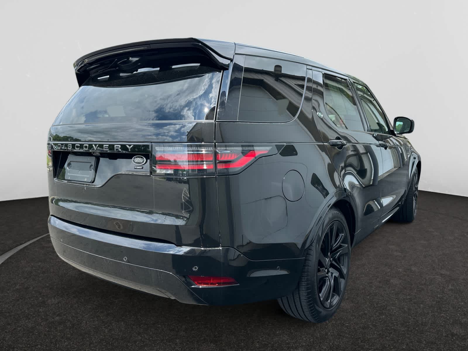 used 2022 Land Rover Discovery car, priced at $37,998