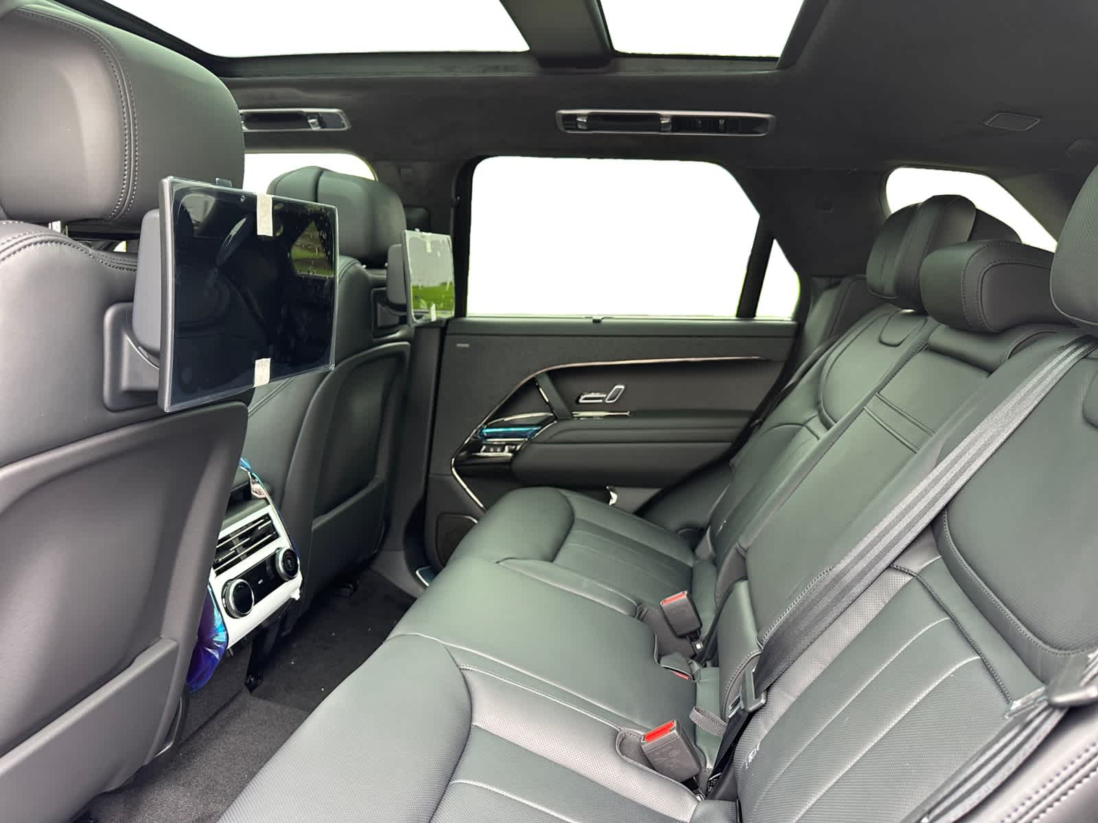 new 2025 Land Rover Range Rover Sport car, priced at $138,025