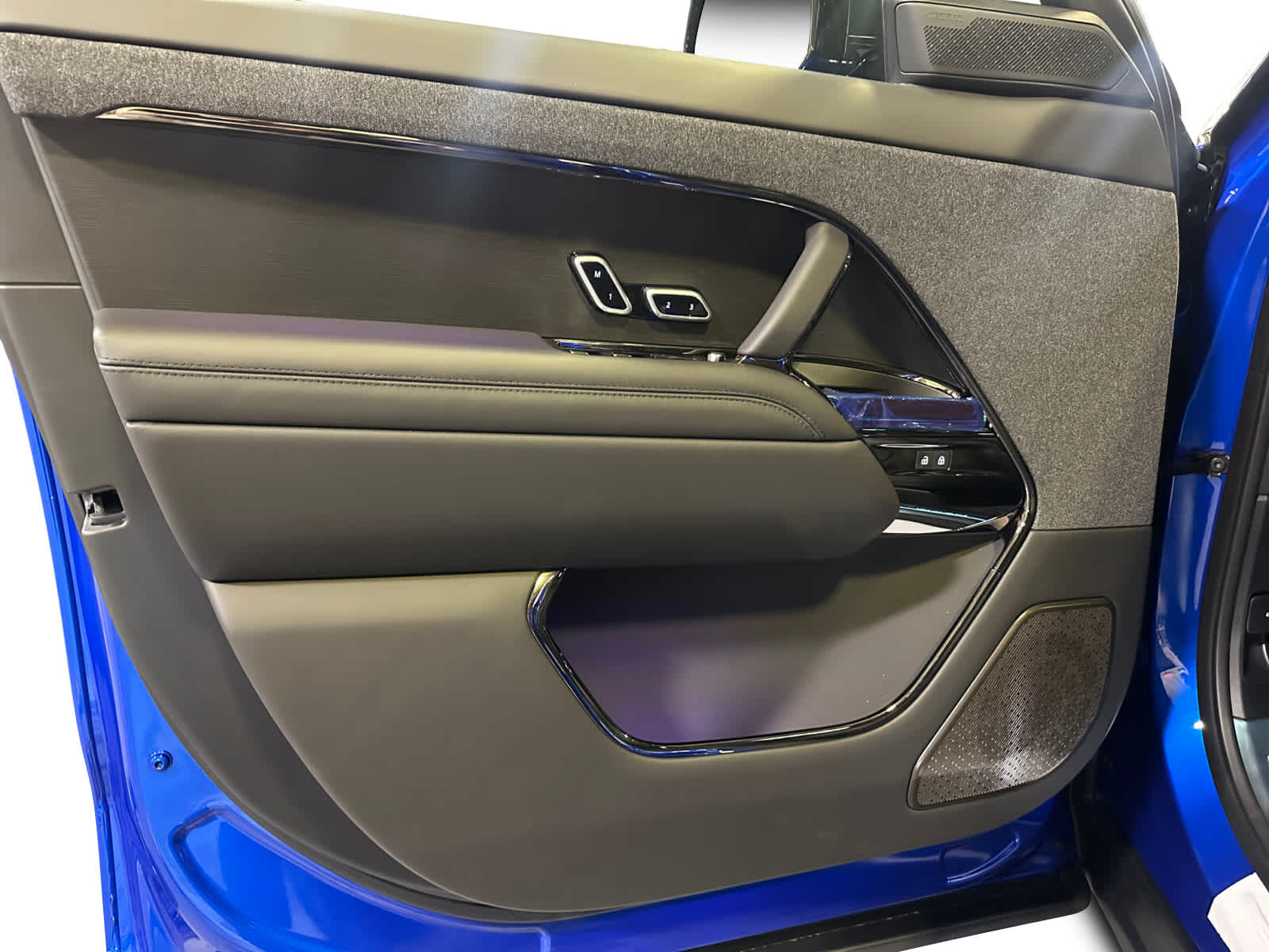 new 2025 Land Rover Range Rover Sport car, priced at $142,685