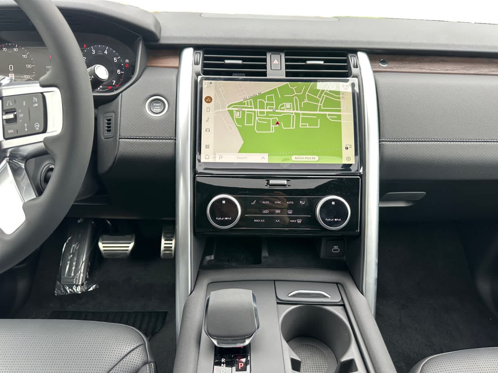 new 2025 Land Rover Discovery car, priced at $80,643
