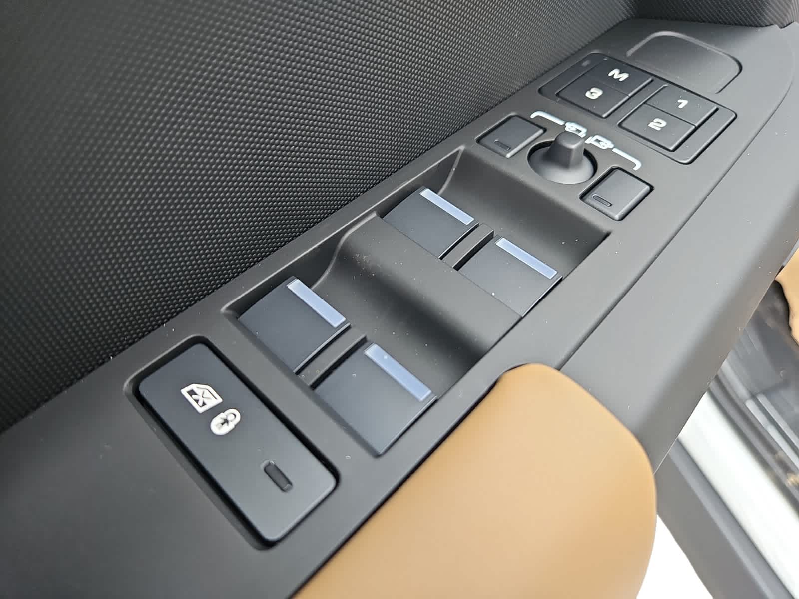 new 2025 Land Rover Defender 110 car, priced at $78,508