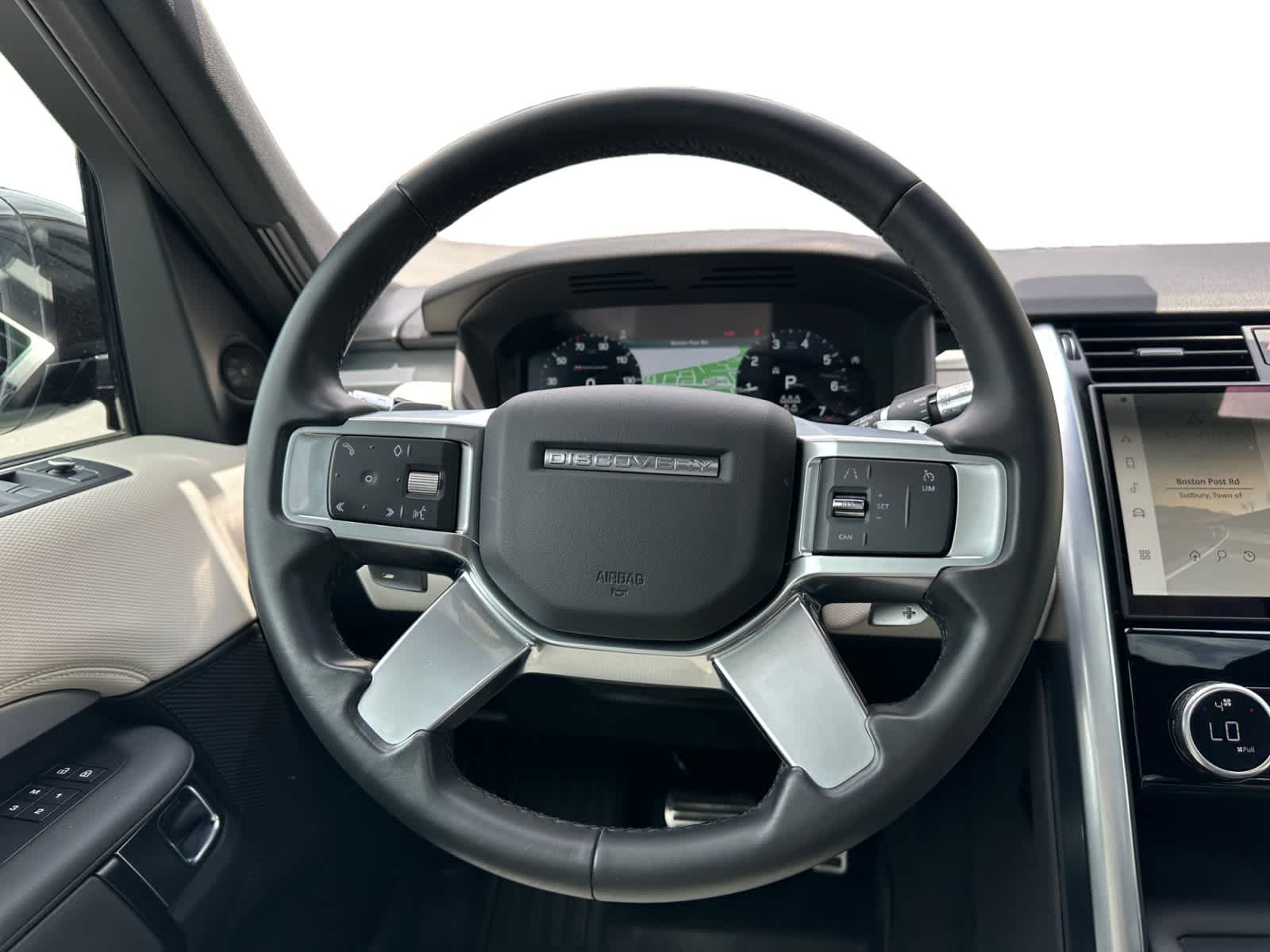used 2022 Land Rover Discovery car, priced at $37,998