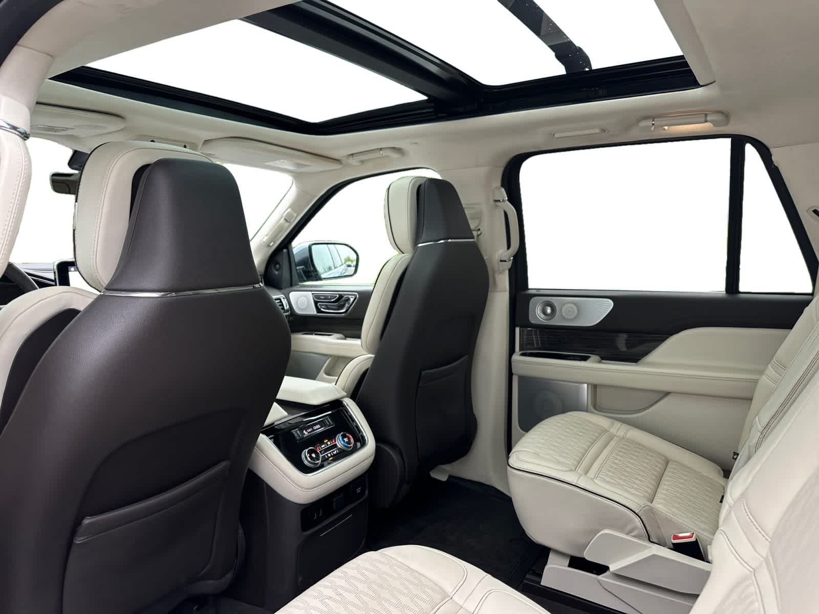 used 2018 Lincoln Navigator L car, priced at $35,998