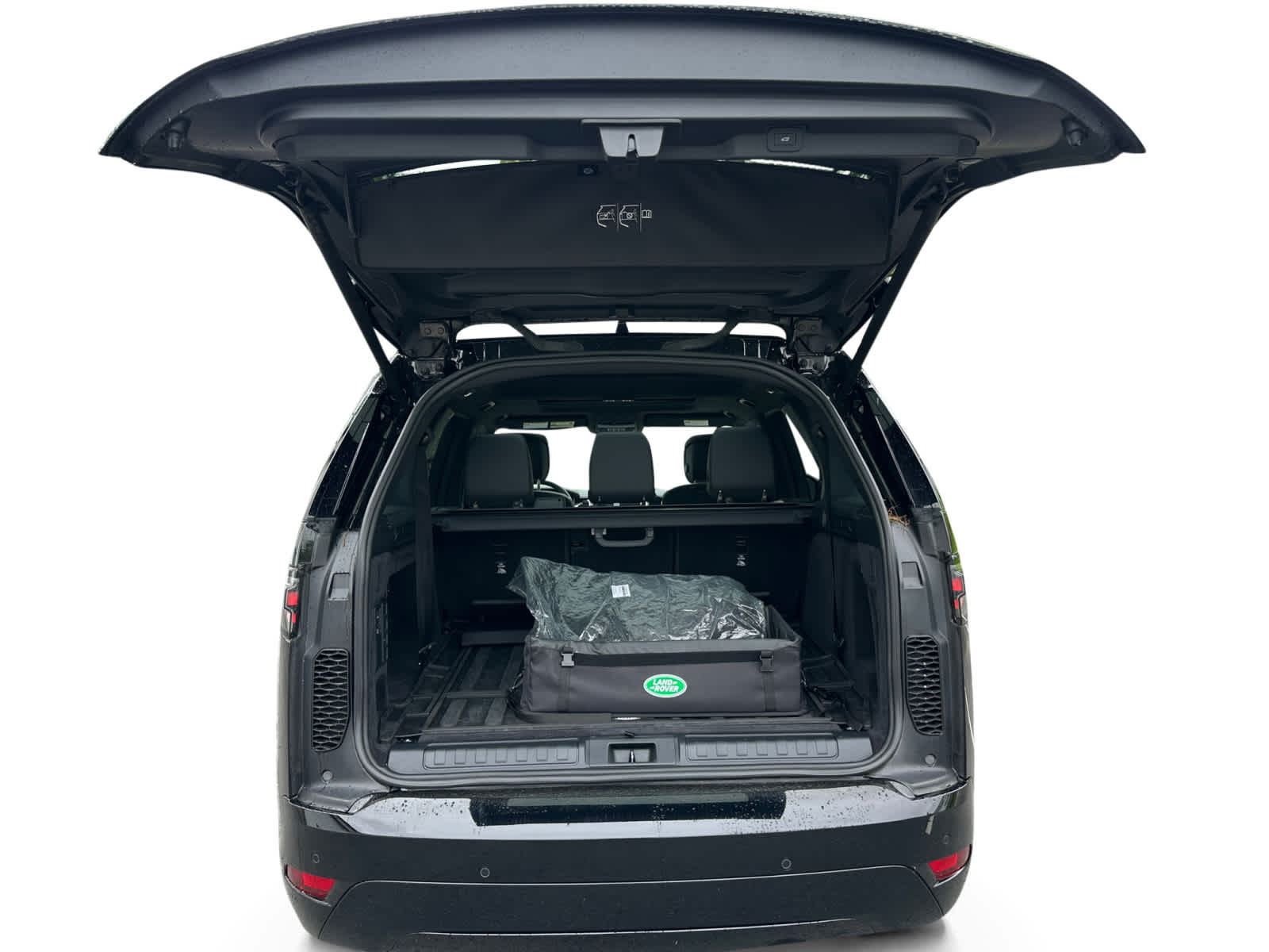 used 2024 Land Rover Discovery car, priced at $59,998