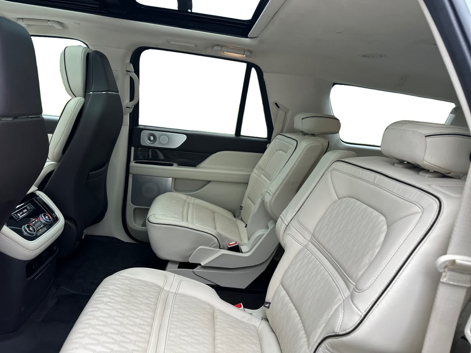 used 2018 Lincoln Navigator L car, priced at $35,998