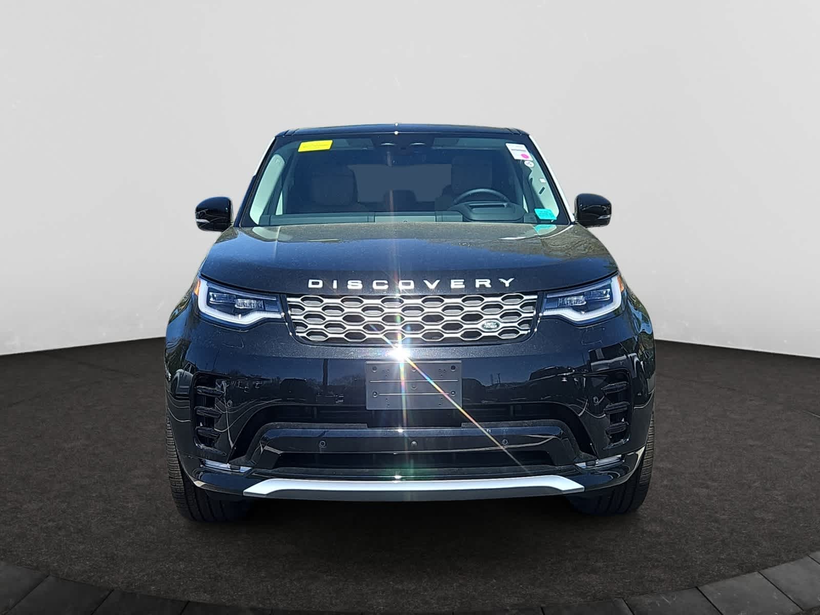 new 2025 Land Rover Discovery car, priced at $83,788