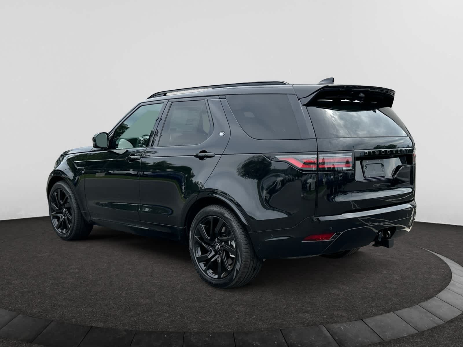 new 2025 Land Rover Discovery car, priced at $80,643