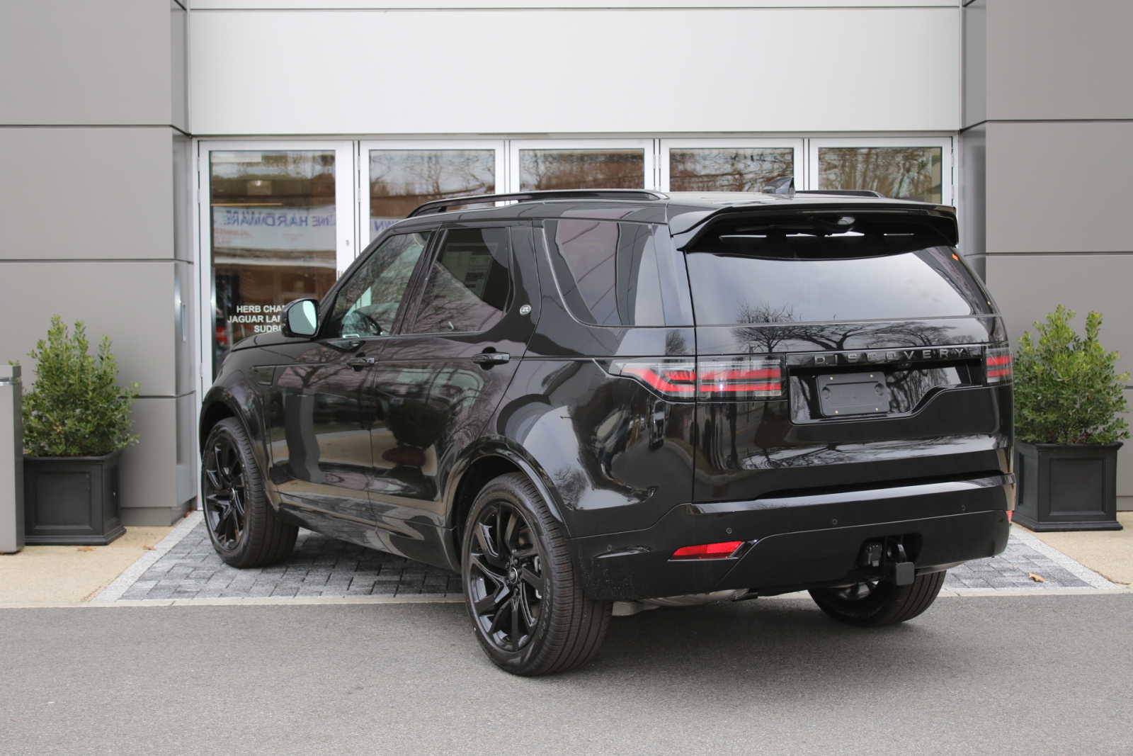 new 2024 Land Rover Discovery car, priced at $74,598