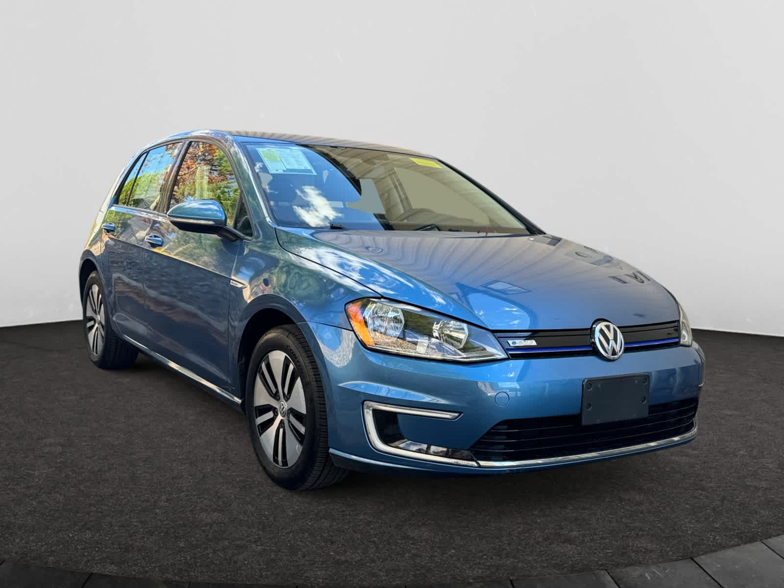 used 2016 Volkswagen e-Golf car, priced at $11,798