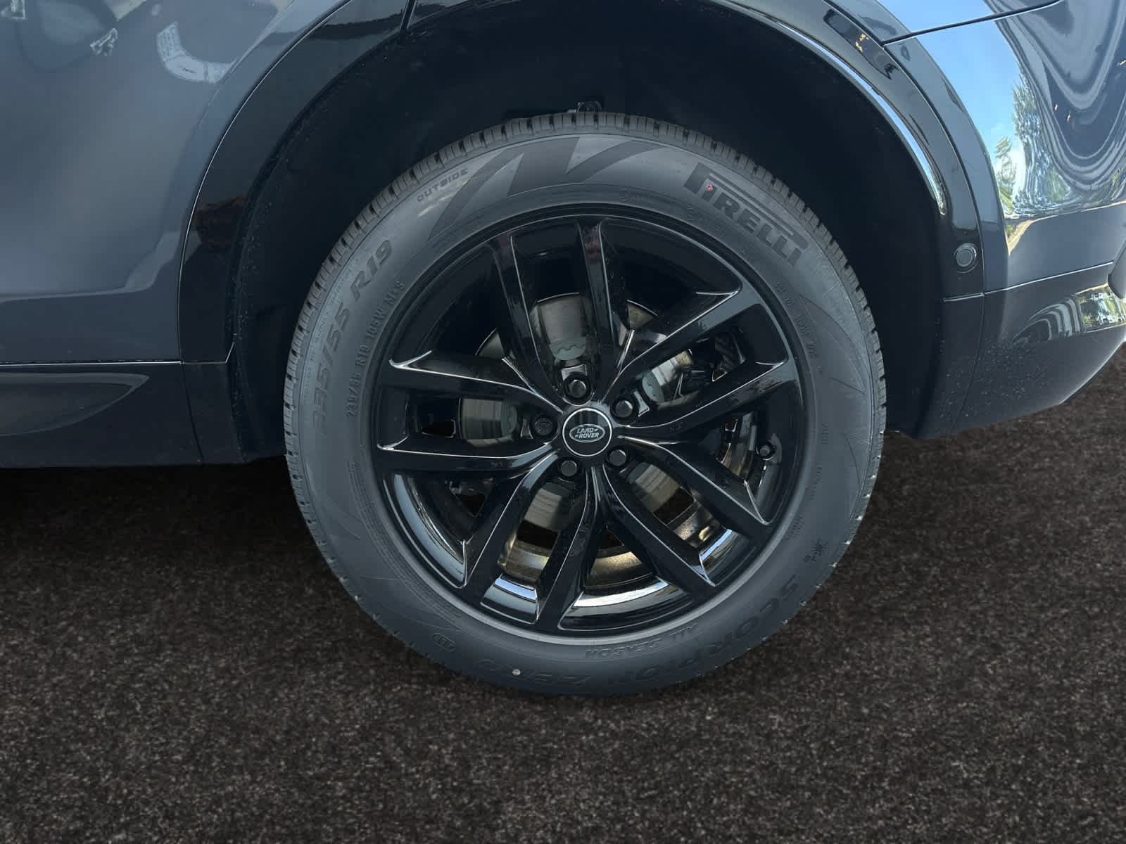 new 2025 Land Rover Discovery Sport car, priced at $59,108