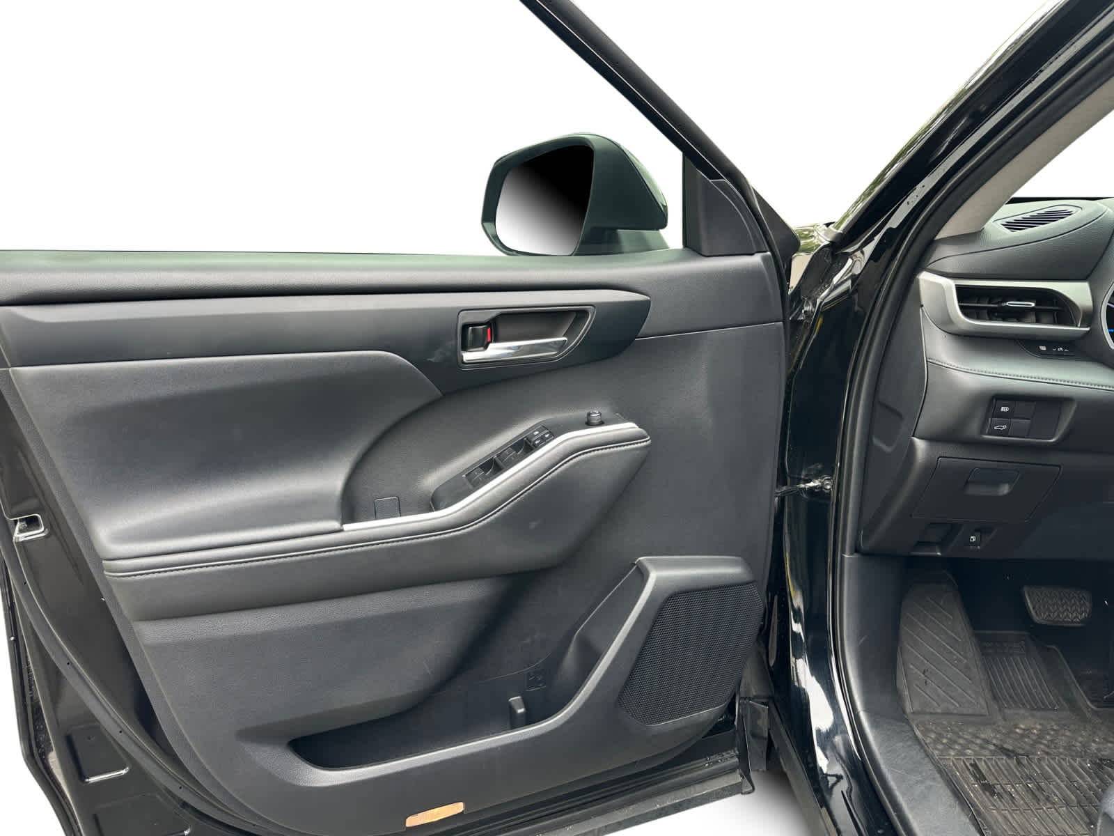 used 2020 Toyota Highlander Hybrid car, priced at $26,998