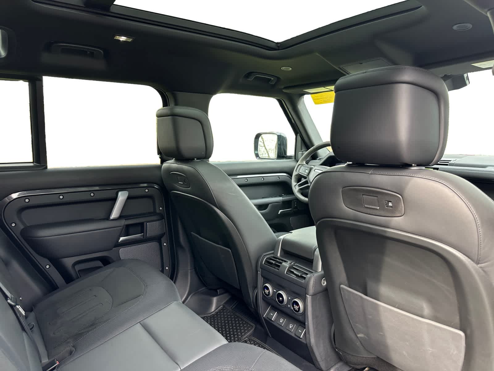 used 2022 Land Rover Defender 110 car, priced at $83,998