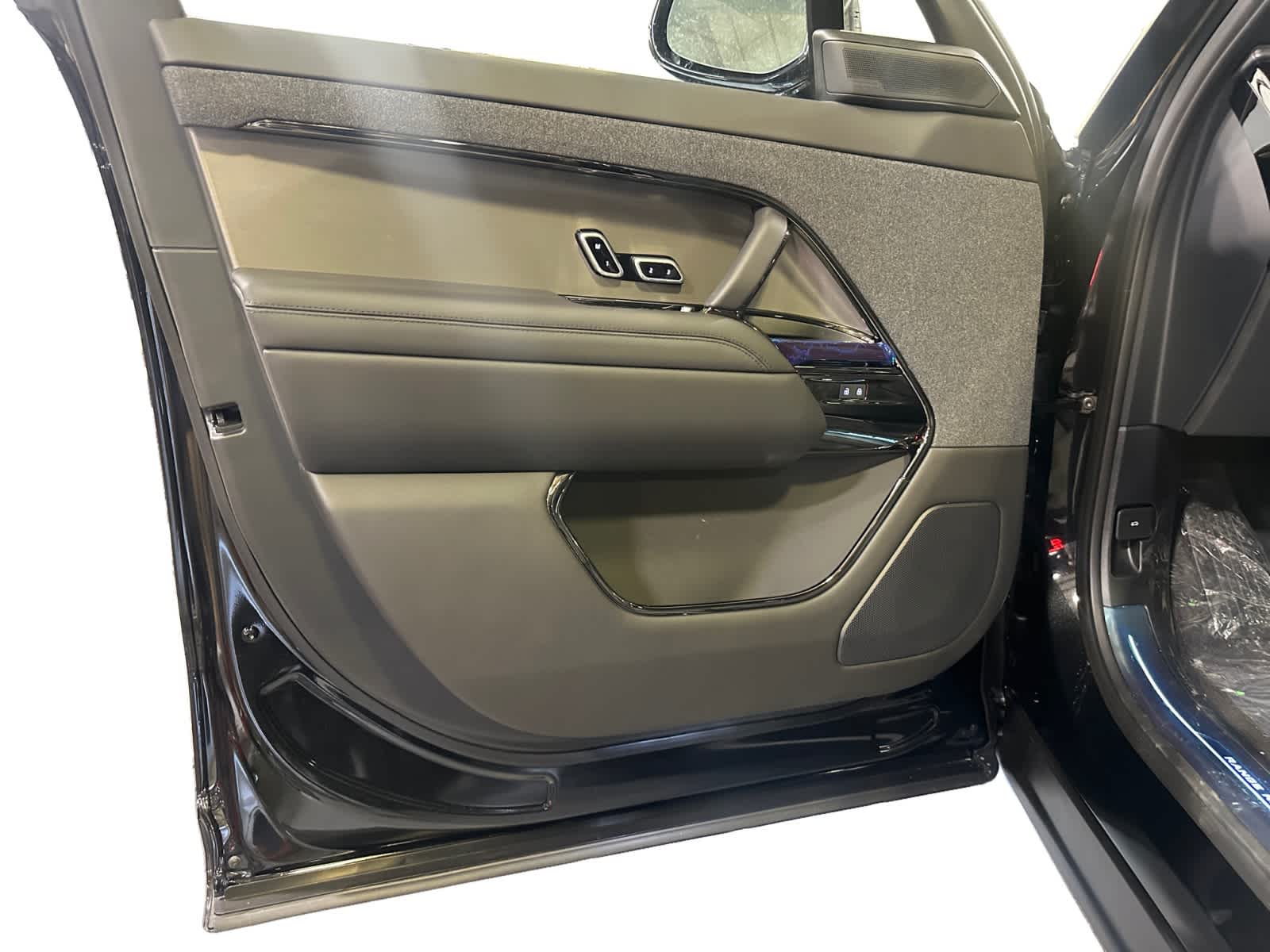 new 2025 Land Rover Range Rover Sport car, priced at $125,220