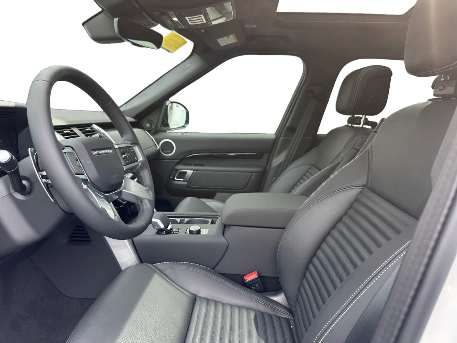new 2025 Land Rover Discovery car, priced at $69,228
