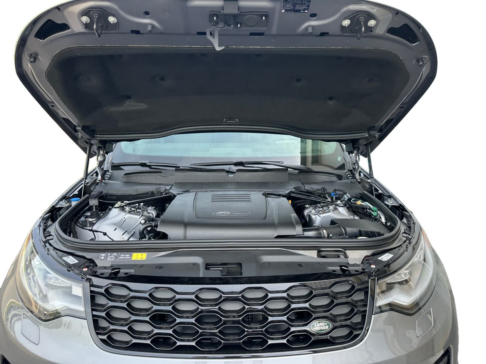 new 2025 Land Rover Discovery car, priced at $74,228