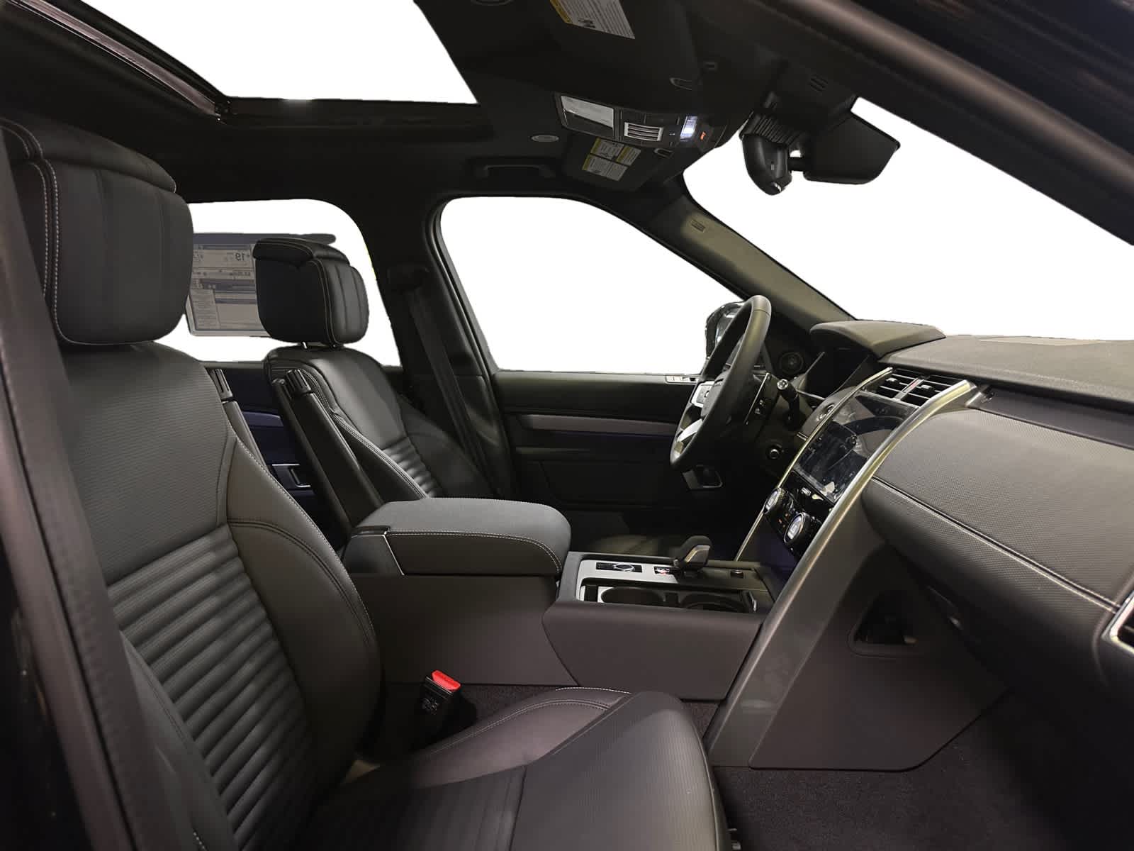 new 2025 Land Rover Discovery car, priced at $82,088