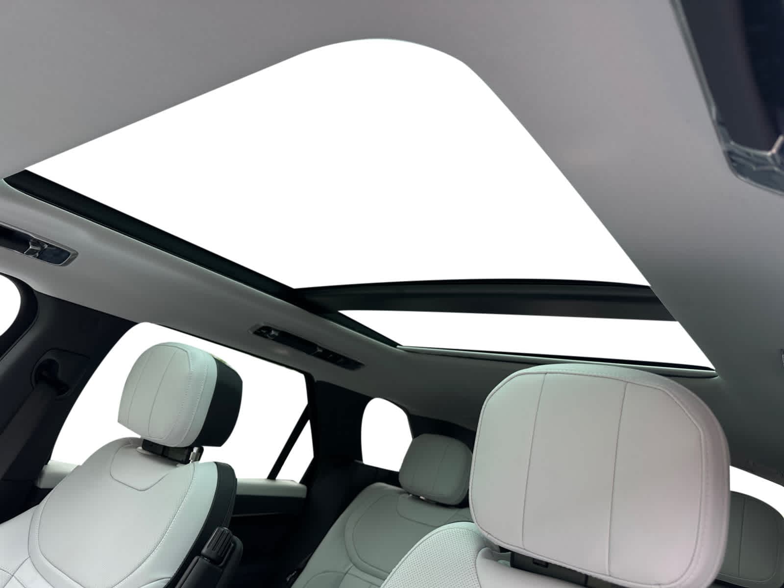 new 2025 Land Rover Range Rover Sport car, priced at $109,315