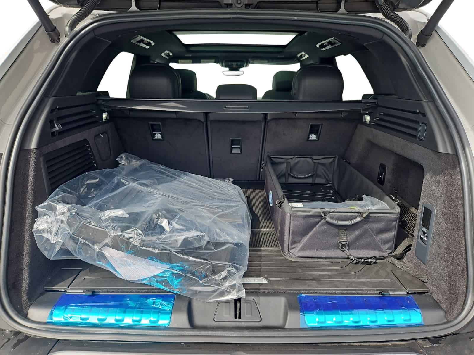 new 2025 Land Rover Range Rover Sport car, priced at $106,935