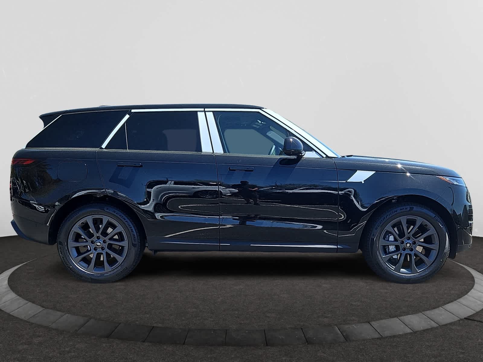 new 2025 Land Rover Range Rover Sport car, priced at $85,155