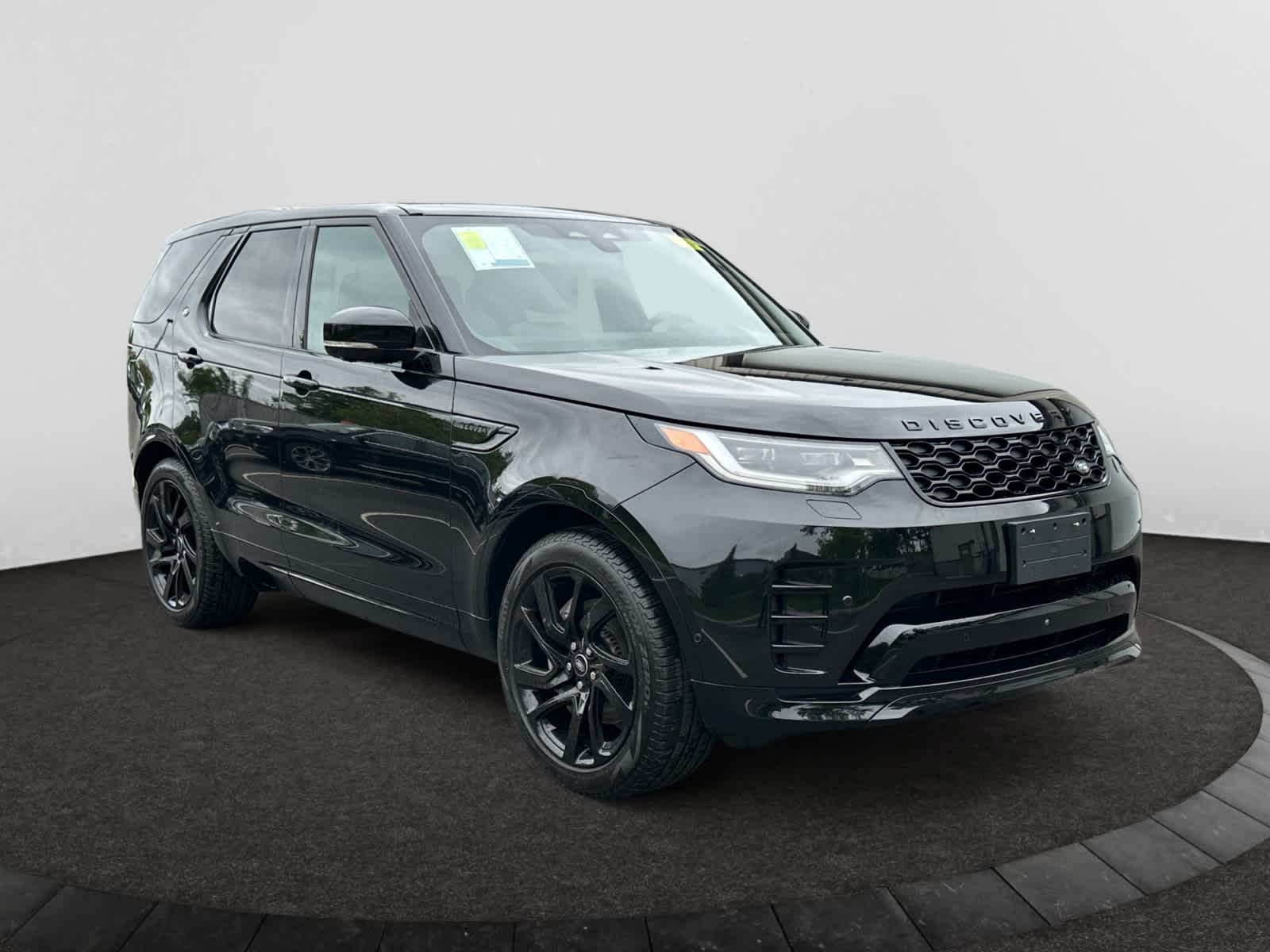 used 2024 Land Rover Discovery car, priced at $59,998