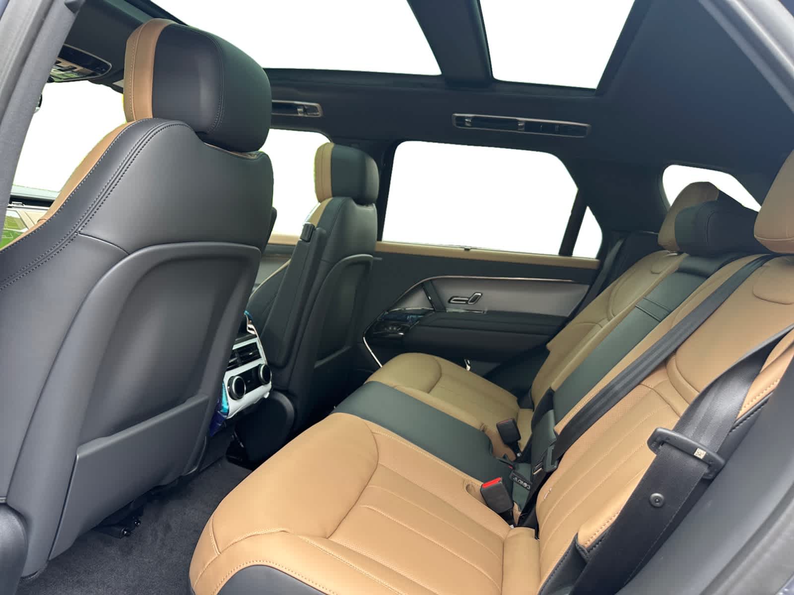 new 2025 Land Rover Range Rover Sport car, priced at $108,445