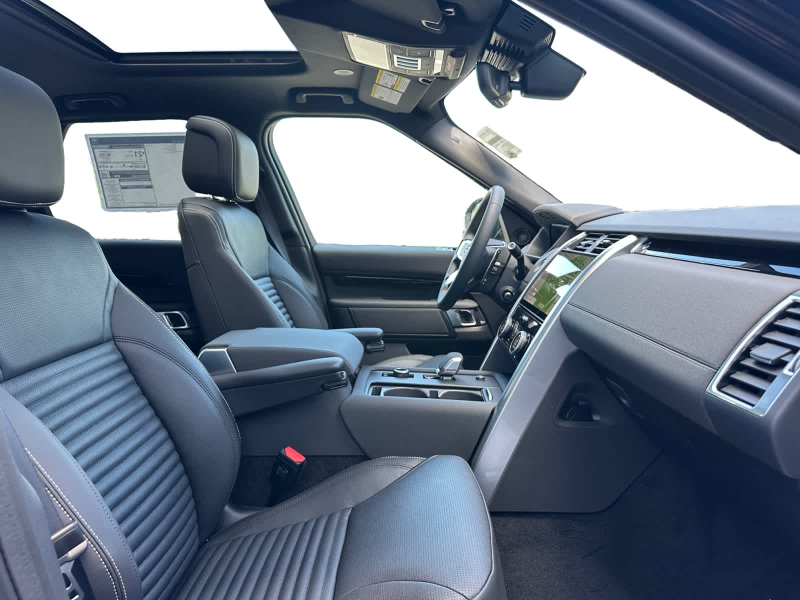 new 2025 Land Rover Discovery car, priced at $64,718