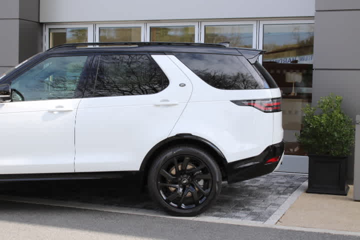 new 2024 Land Rover Discovery car, priced at $73,148