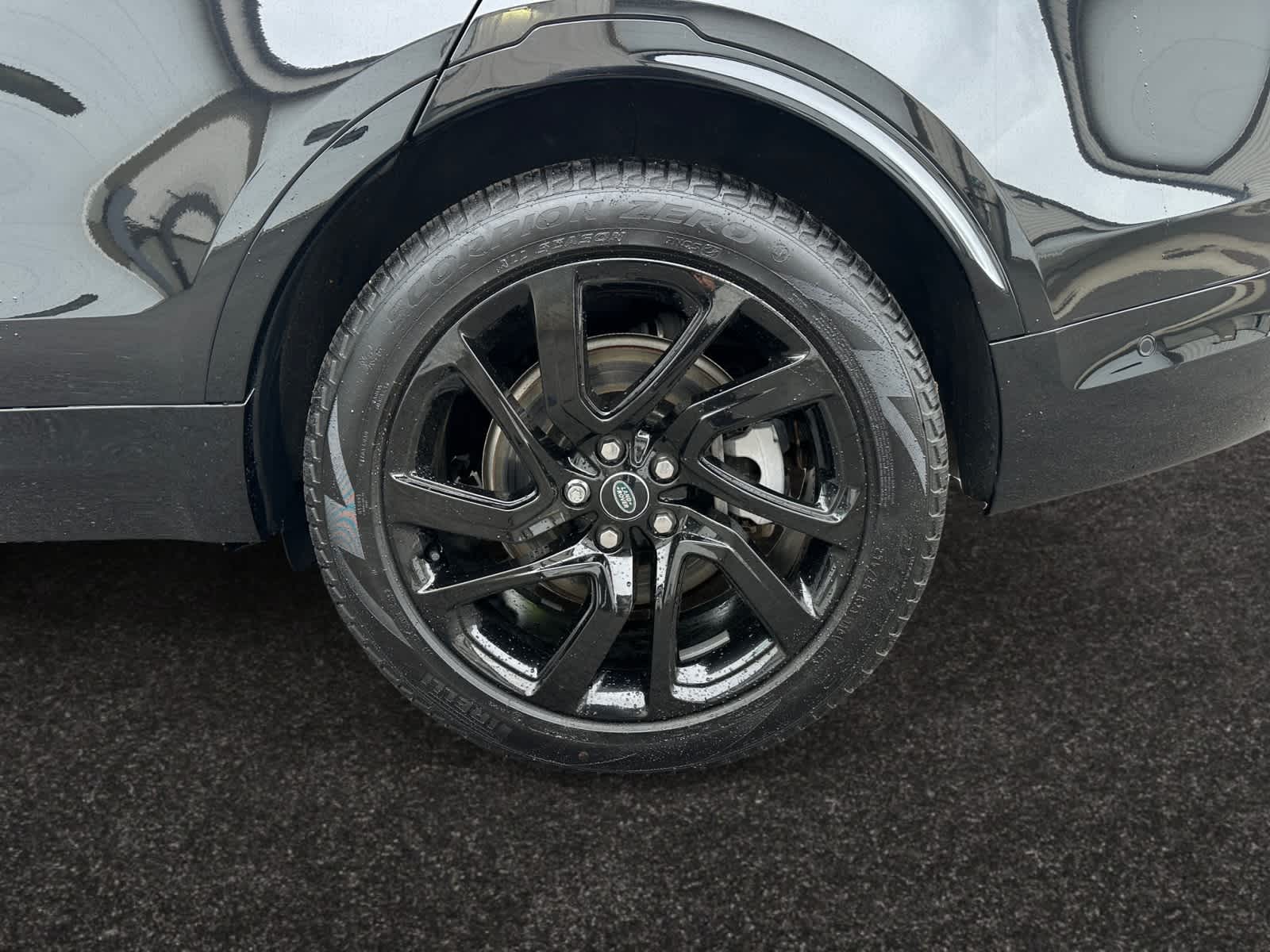 used 2024 Land Rover Discovery car, priced at $59,998