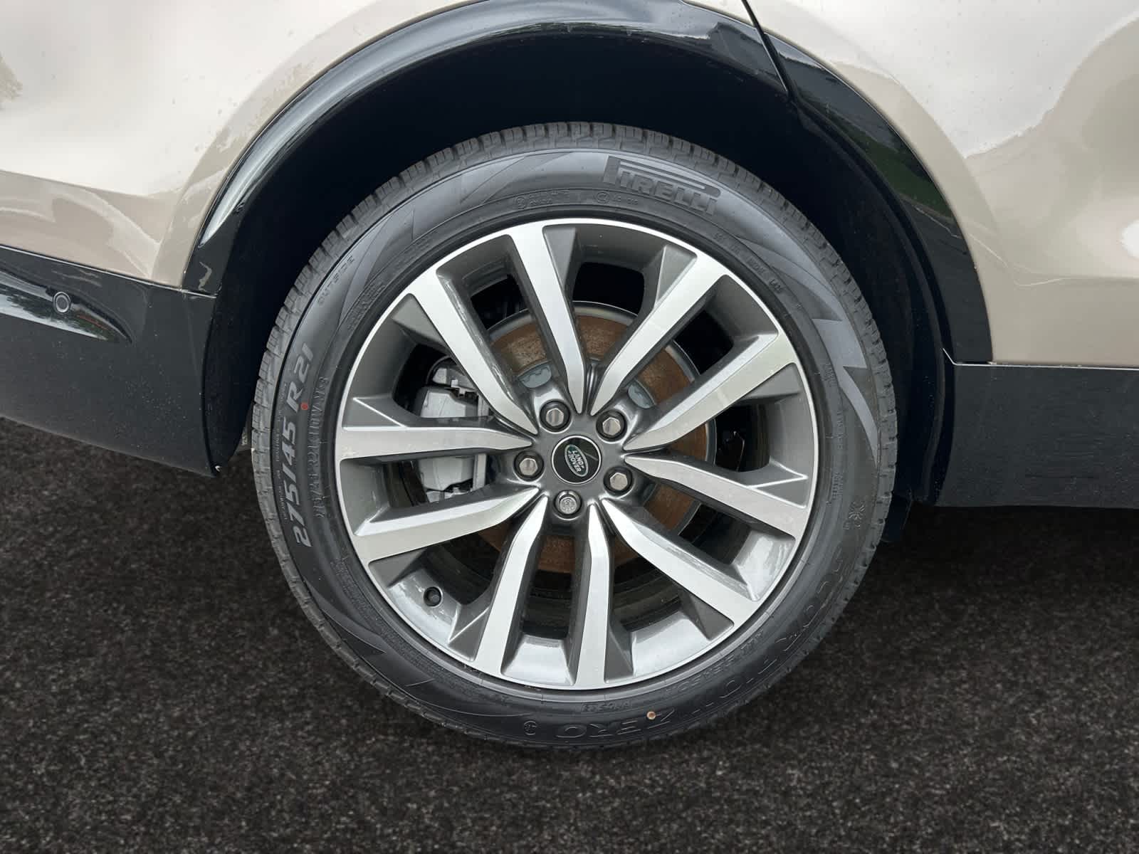 new 2025 Land Rover Discovery car, priced at $73,118