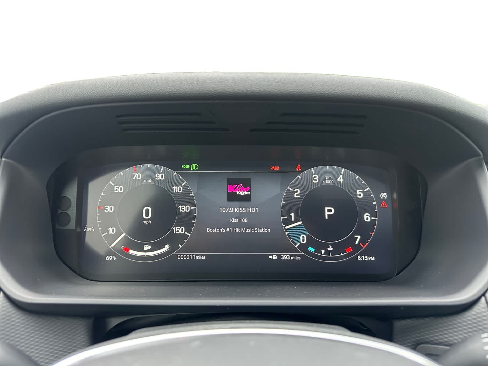 new 2025 Land Rover Discovery car, priced at $73,118