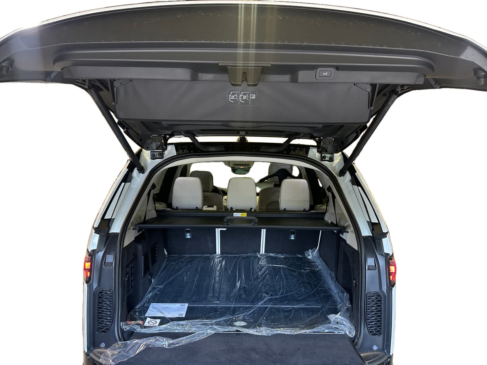 new 2025 Land Rover Discovery car, priced at $77,443